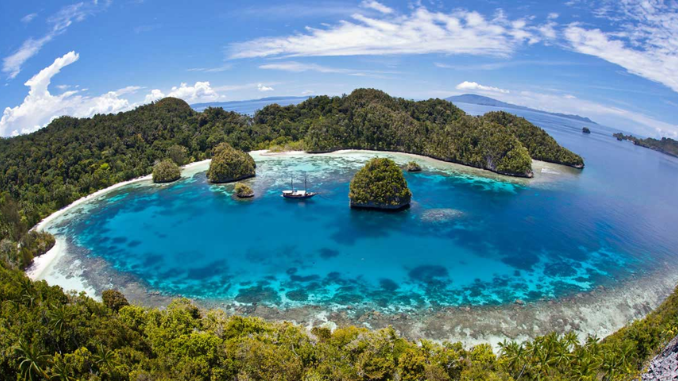 10 Wisata Alam Indonesia yang Masih Jarang Dikunjungi