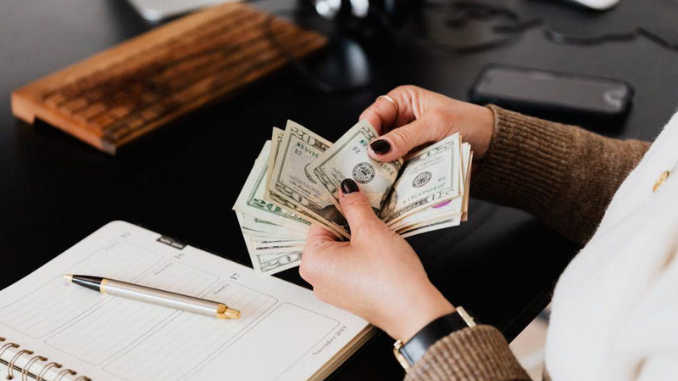 Tips nabung ala orang Jepang bisa Anda coba ikuti agar memotivasi untuk rajin menabung secara konsisten. Yuk, simak apa saja tipsnya melalui pembahasan berikut!